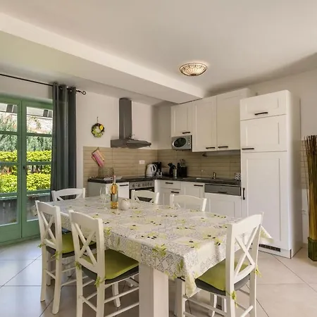 Zelda Comfortable Villa
